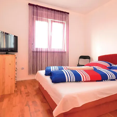 Lovely In With Swimming Pool Apartman *