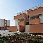 Διαμέρισμα Cozy In With Outdoor Swimming Pool