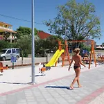 Διαμέρισμα Cozy In With Outdoor Swimming Pool Nin