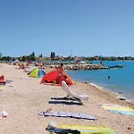 Διαμέρισμα Cozy In With Outdoor Swimming Pool *