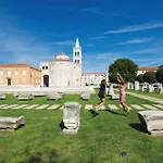 Διαμέρισμα Cozy In With Outdoor Swimming Pool *