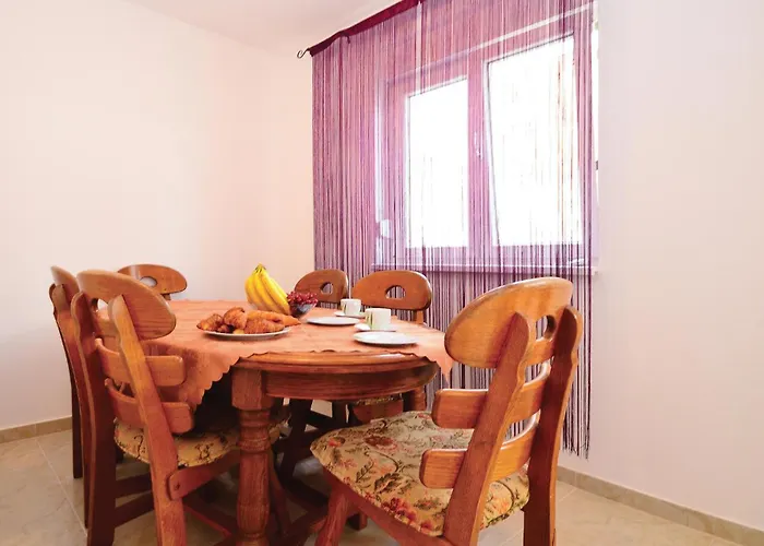 Apartment Cozy In With Outdoor Swimming Pool *