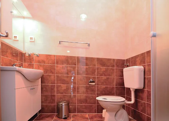 Cozy In With Outdoor Swimming Pool Apartment Nin